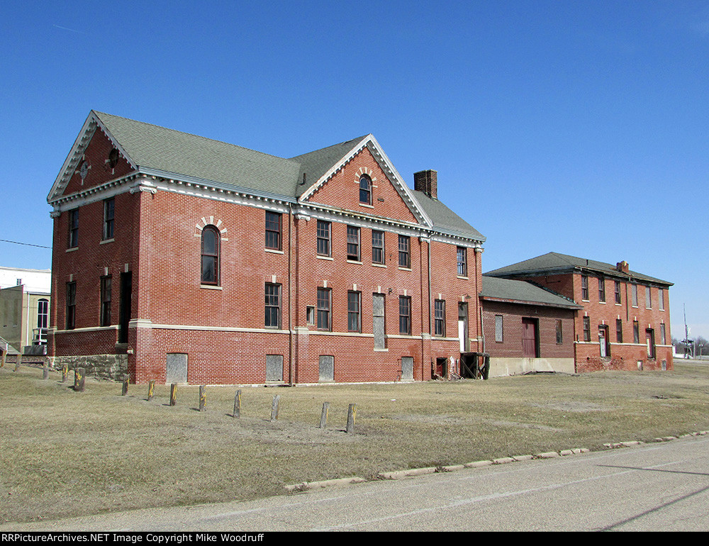 Former C&NW depot